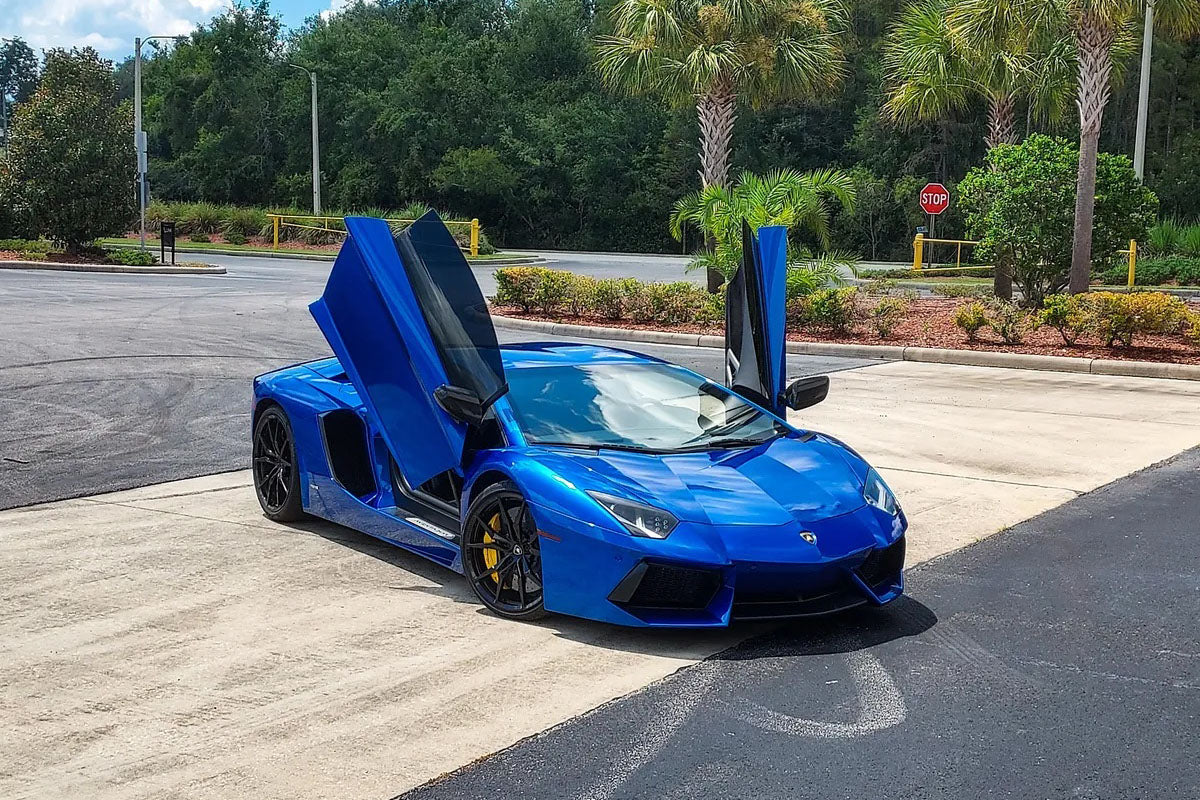 LAMBORGHINI AVENTADOR
