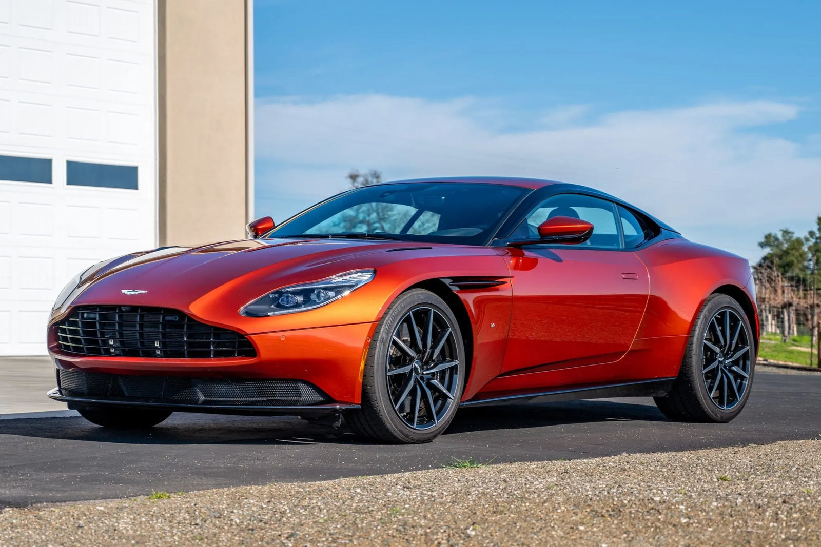 Aston Martin DB11
