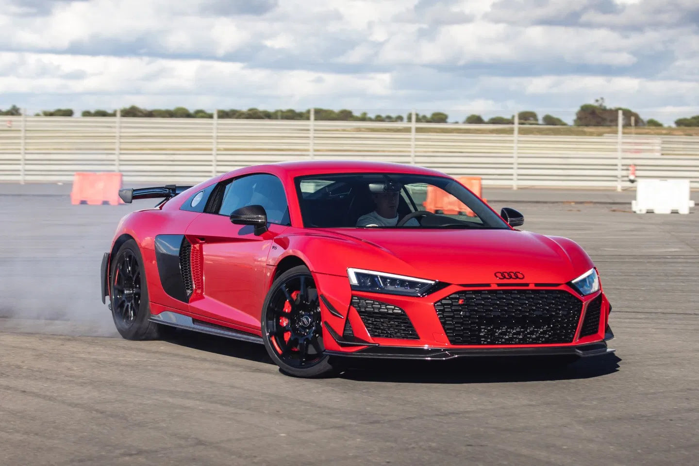 AUDI R8