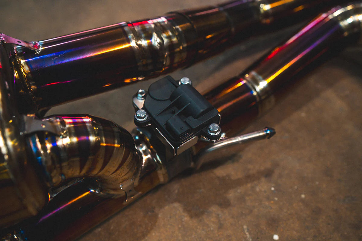 LAMBORGHINI URUS Full Titanium Valvtronic Style Exhaust System