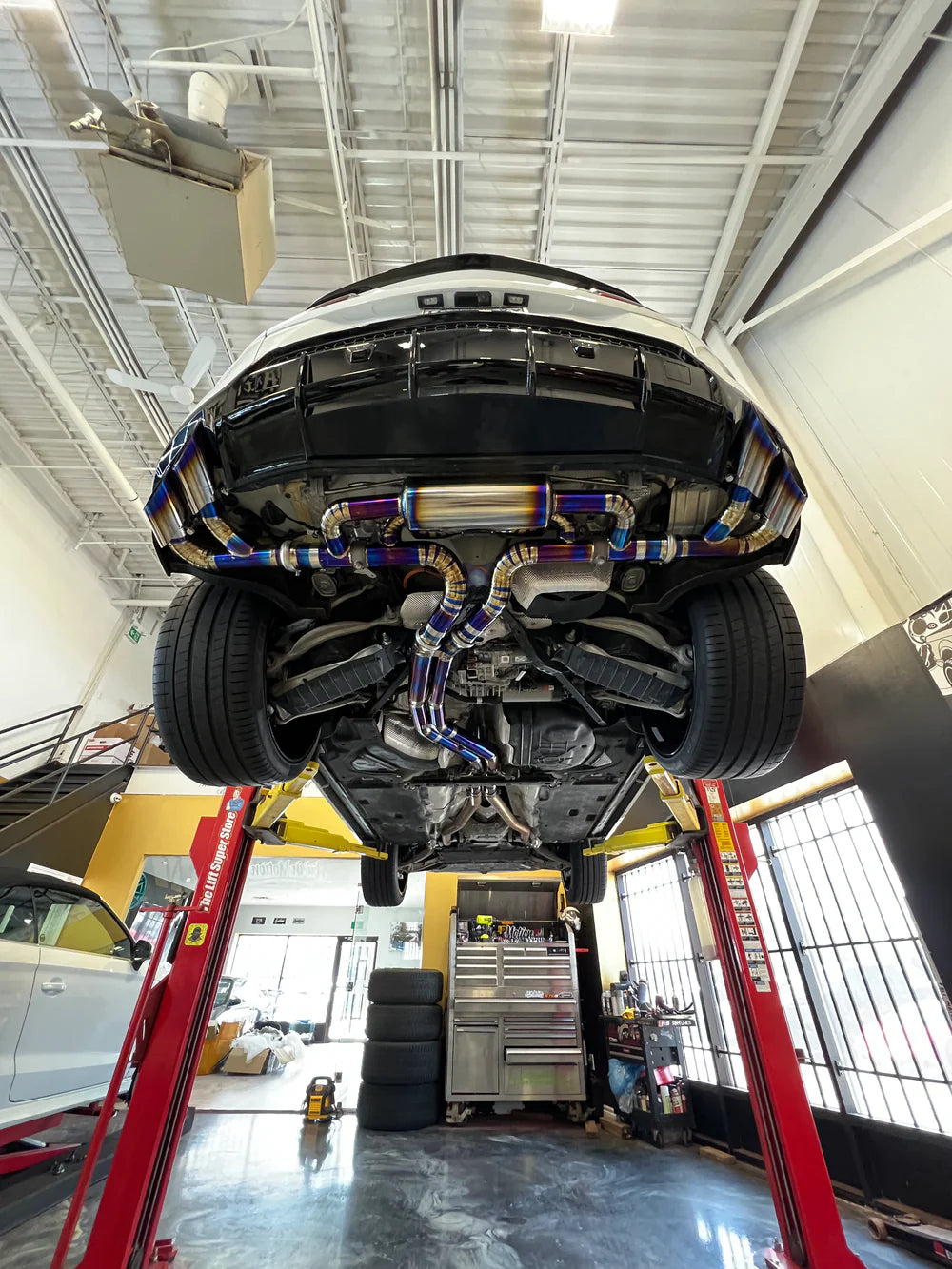 LAMBORGHINI URUS Full Titanium Valvtronic Style Exhaust System