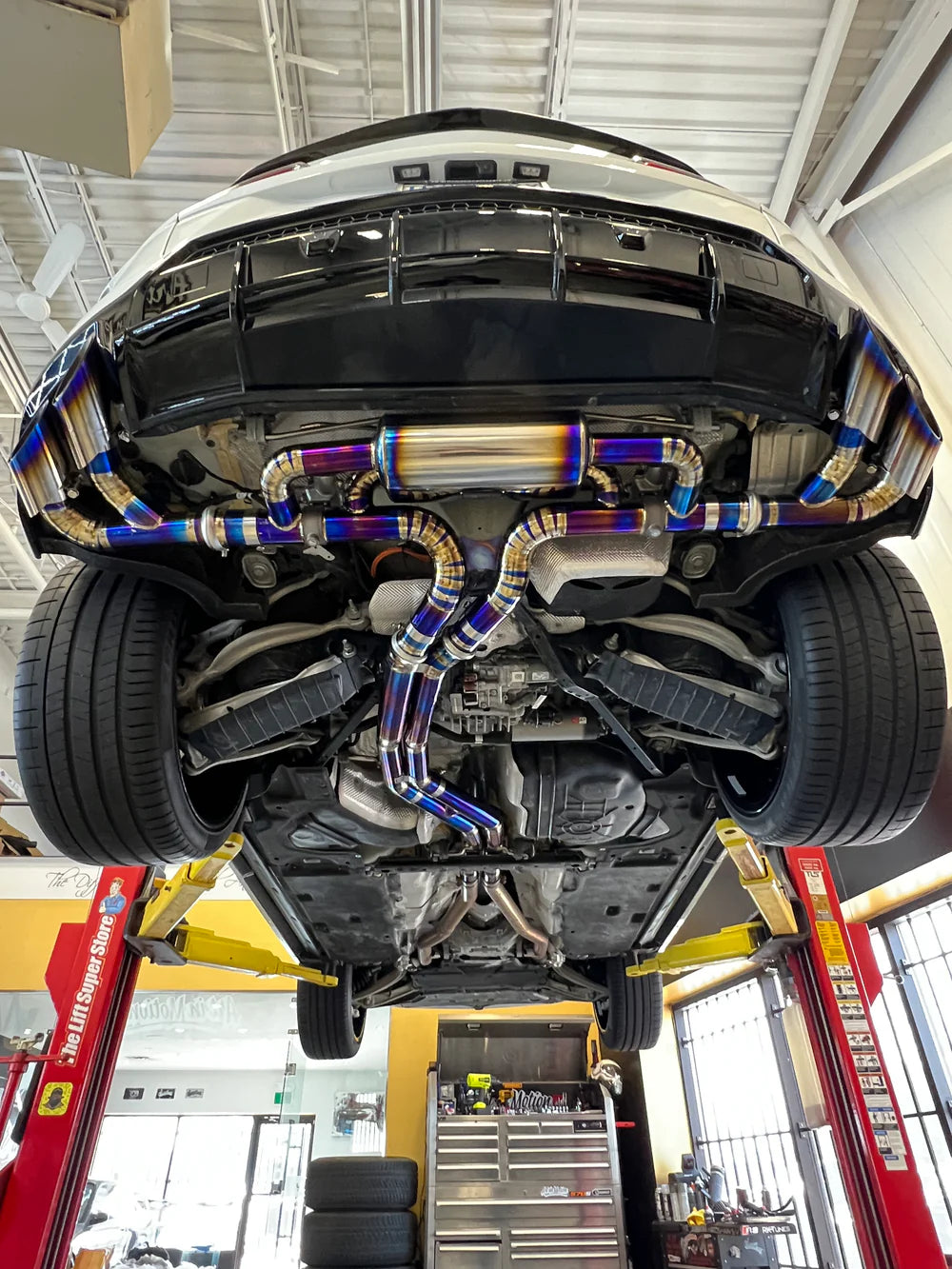 LAMBORGHINI URUS Full Titanium Valvtronic Style Exhaust System