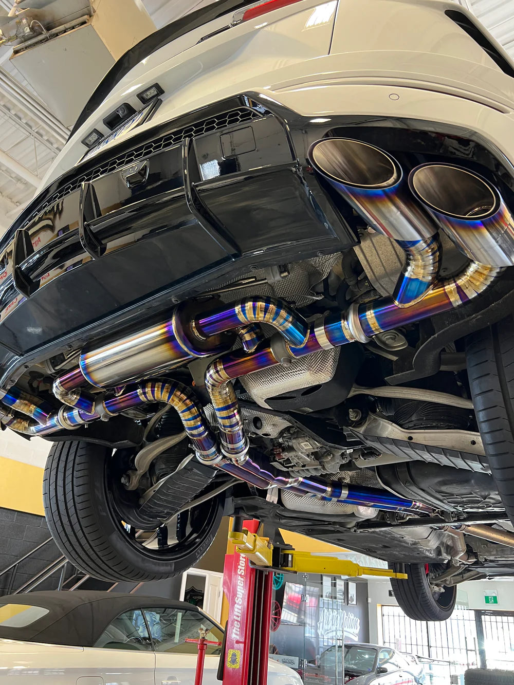 LAMBORGHINI URUS Full Titanium Valvtronic Style Exhaust System