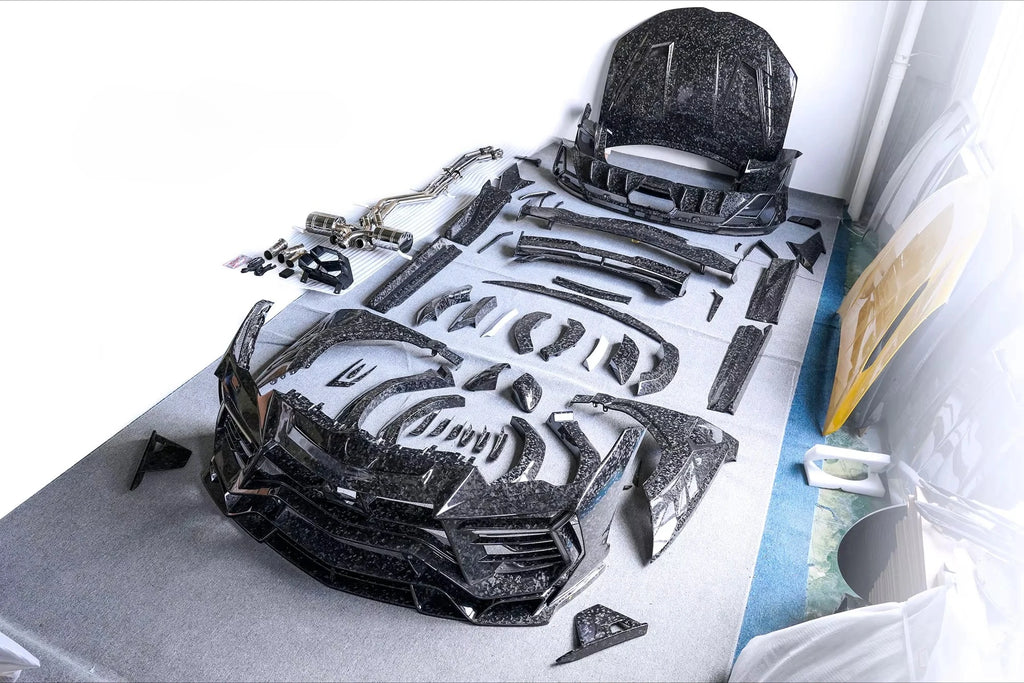LAMBORGHINI URUS Forged Carbon fiber Wide Body Kit