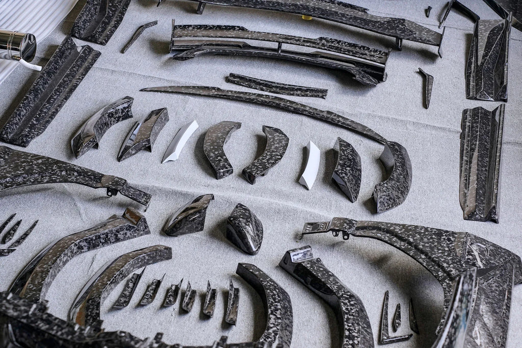 LAMBORGHINI URUS Forged Carbon fiber Wide Body Kit