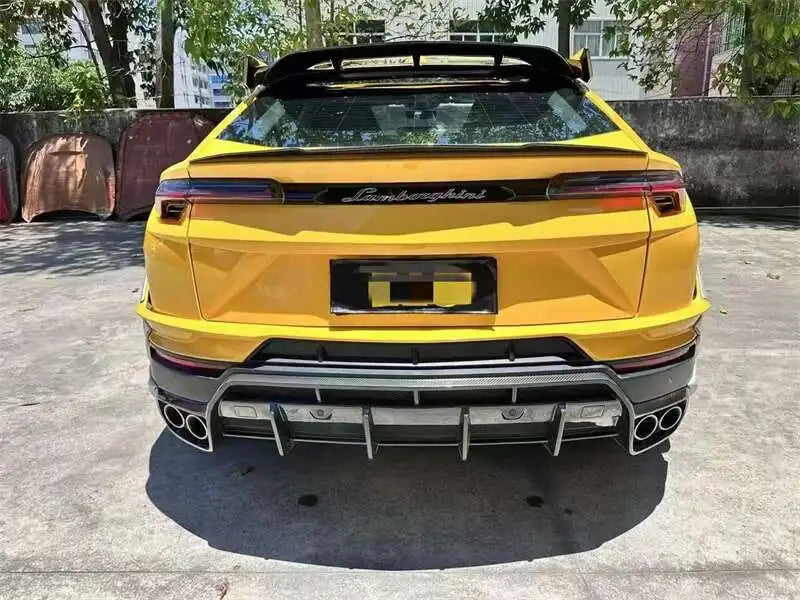 LAMBORGHINI URUS Carbon Fiber Rear Diffuser