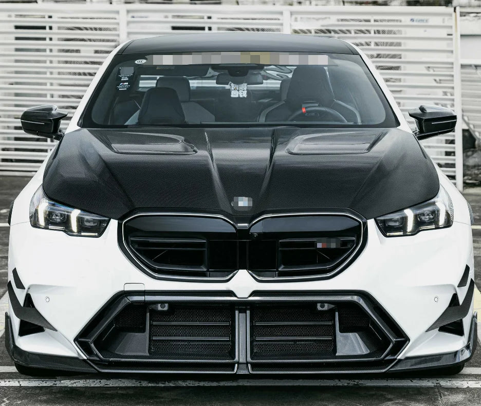 BMW G90 Dry Carbon Fiber SQ Style Vented Hood