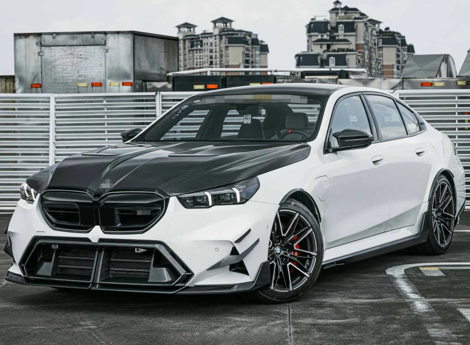 BMW G90 Dry Carbon Fiber SQ Style Vented Hood