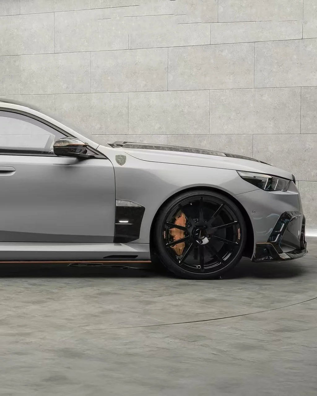 BMW G90 Carbon Fiber Mansori Style Body Kit