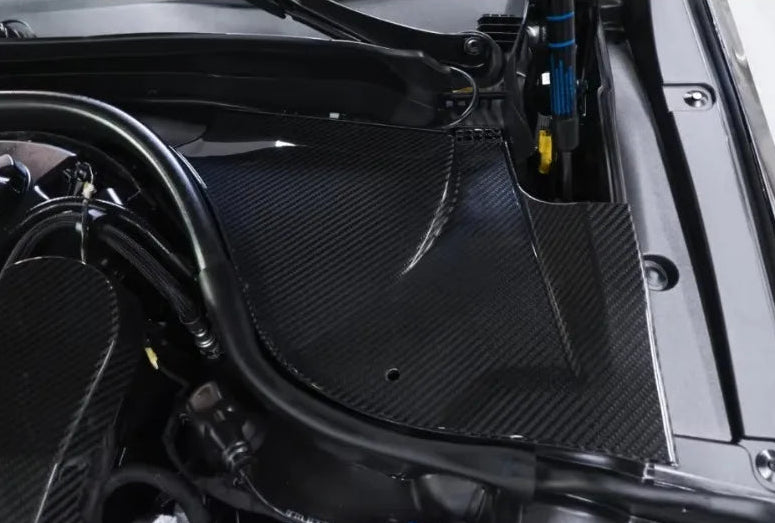 BMW G90 Dry Carbon Fiber Engine Compartment Mesh Cover