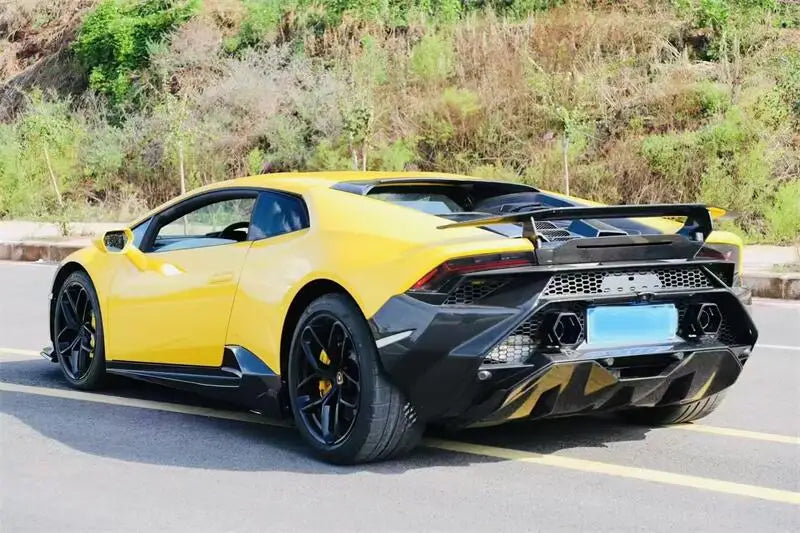 LAMBORGHINI HURACAN Dry Forged Carbon Fiber Rear Bumper