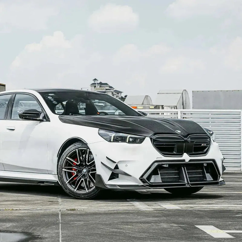 BMW G90 Dry Carbon Fiber SQ Style Vented Hood