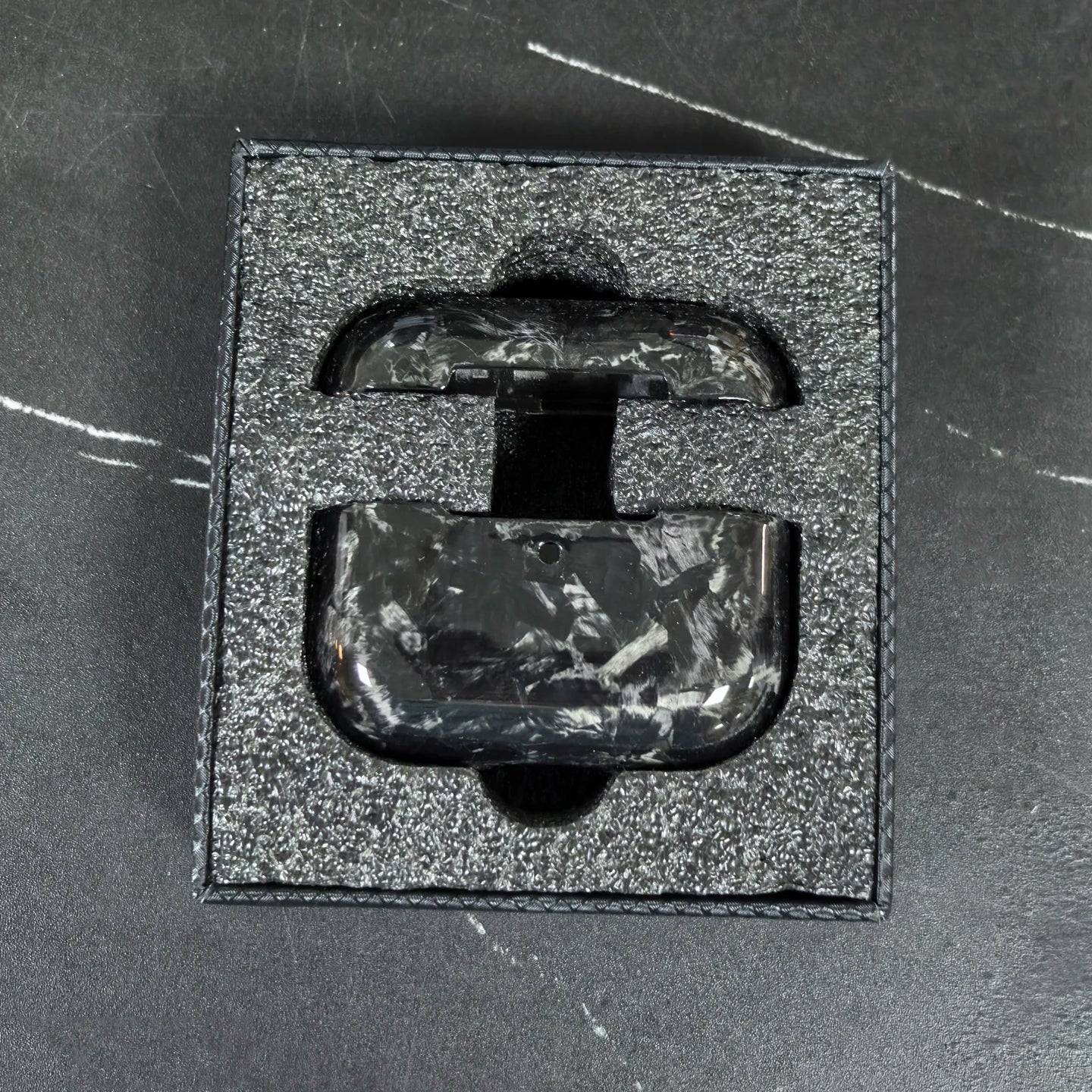 Apple AirPods Carbon Fiber Case