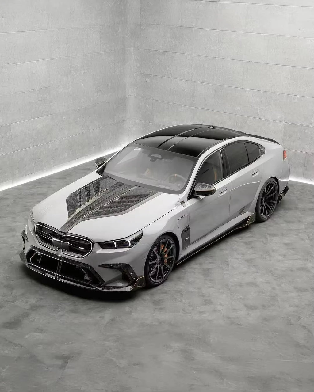 BMW G90 Carbon Fiber Mansori Style Body Kit