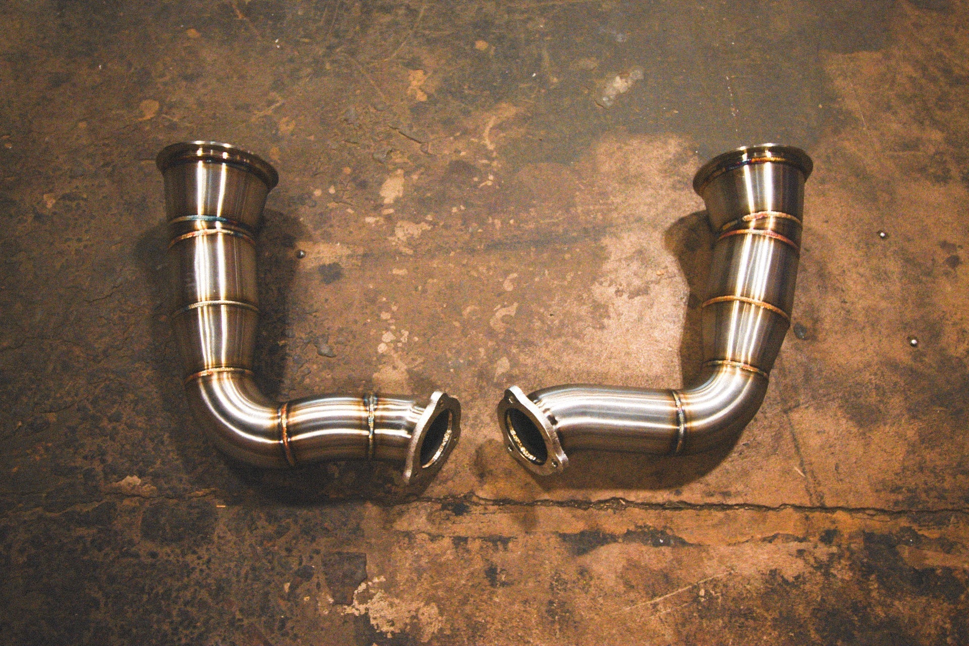 LAMBORGHINI URUS Full Titanium Valvtronic Style Exhaust System